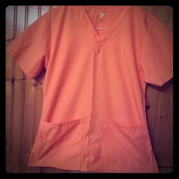 Scrub top. - Picture 1 of 1